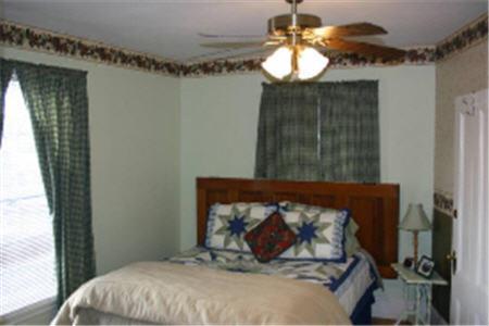 The Young House Bed And Breakfast Millinocket Szoba fotó